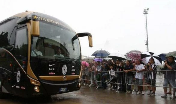 Esplosi due petardi nel ritiro della Juve: intervengono i Carabinieri