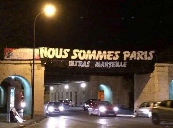 “Nous sommes Paris”: gli ultras del Marsiglia vicini ai rivali parigini