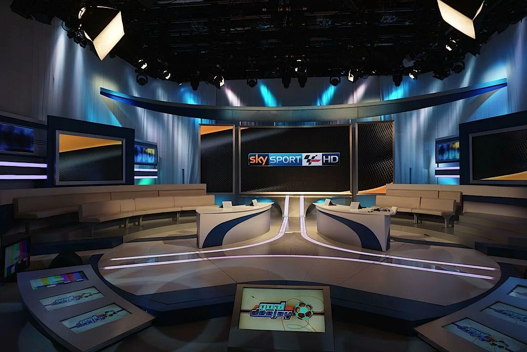 Il mercato delle TV: la RAI soffia a SKY un importante opinionista!