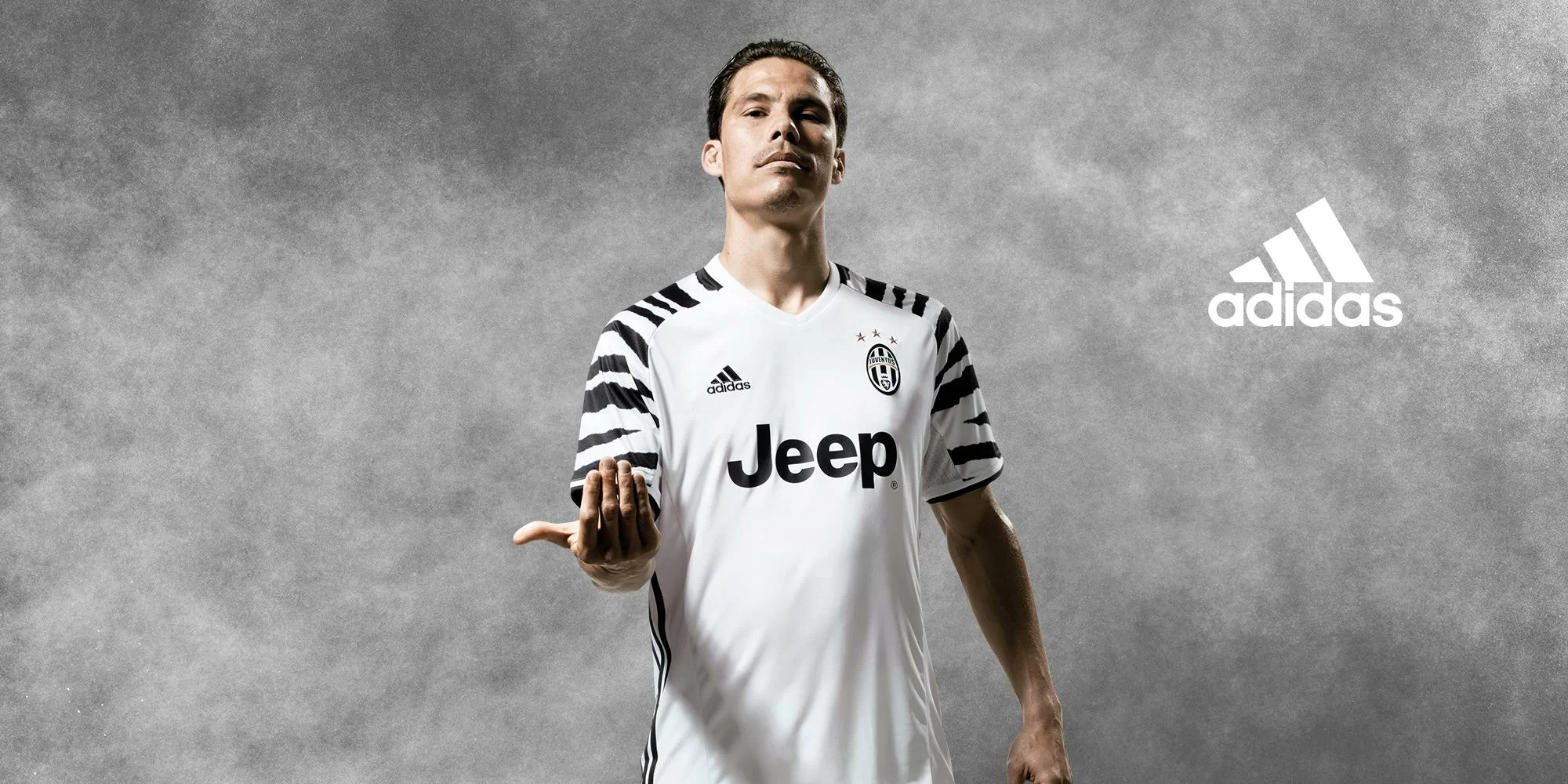 Ecco la nuova maglia zebrata della Juventus
