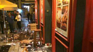 sillas-mesas-suelo-terraza-establecimiento_1083801615_62501454_667x375