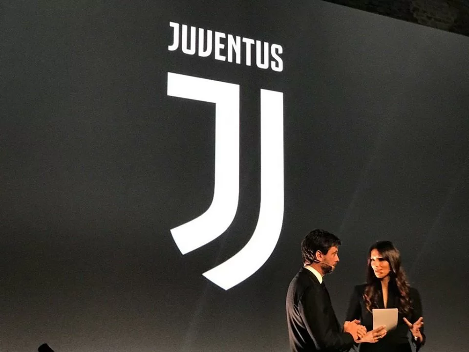 La Juve nel futuro con il nuovo logo. Il creatore: “I tifosi cambieranno idea. Vi spiego il perché”
