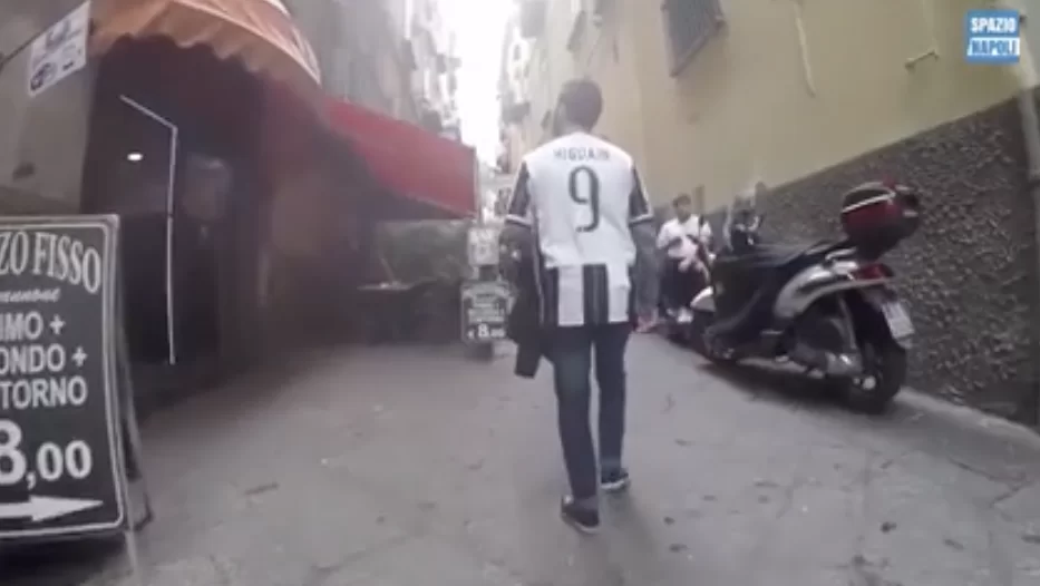 VIDEO – Gli effetti di Higuain sulla gente di Napoli