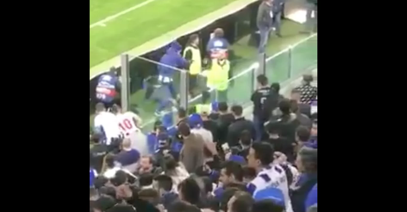 VIDEO – Emozioni allo Stadium: tifoso del Porto scavalca per regalare una sciarpa a un tifoso Juve