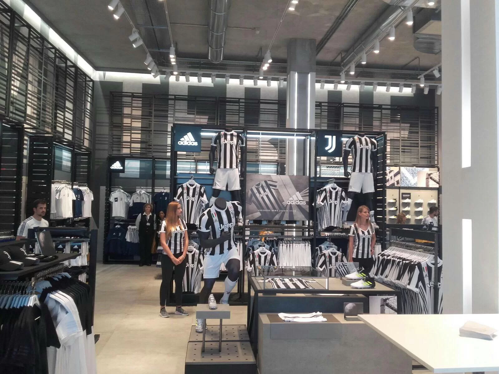 L’avventura è cominciata: aperto lo Store della Juventus a Roma!