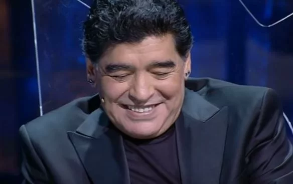 “Dani Alves è un coglione!”, la replica di Maradona al terzino brasiliano