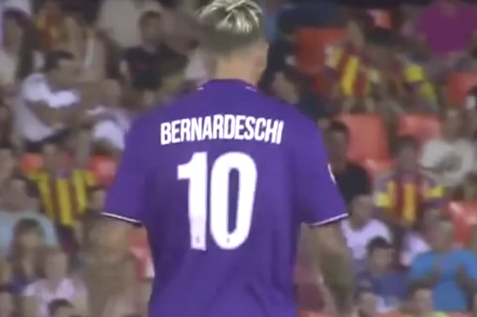 Mercato, situazione Bernardeschi: la decisione della Fiorentina per il ritiro estivo