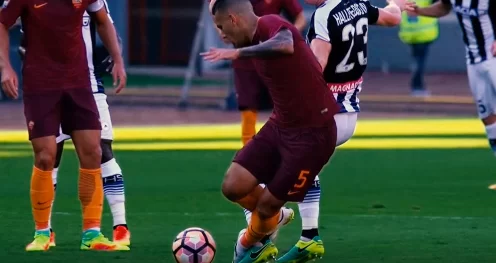 La Juve pensa al doppio colpo in mediana e bussa in casa Roma