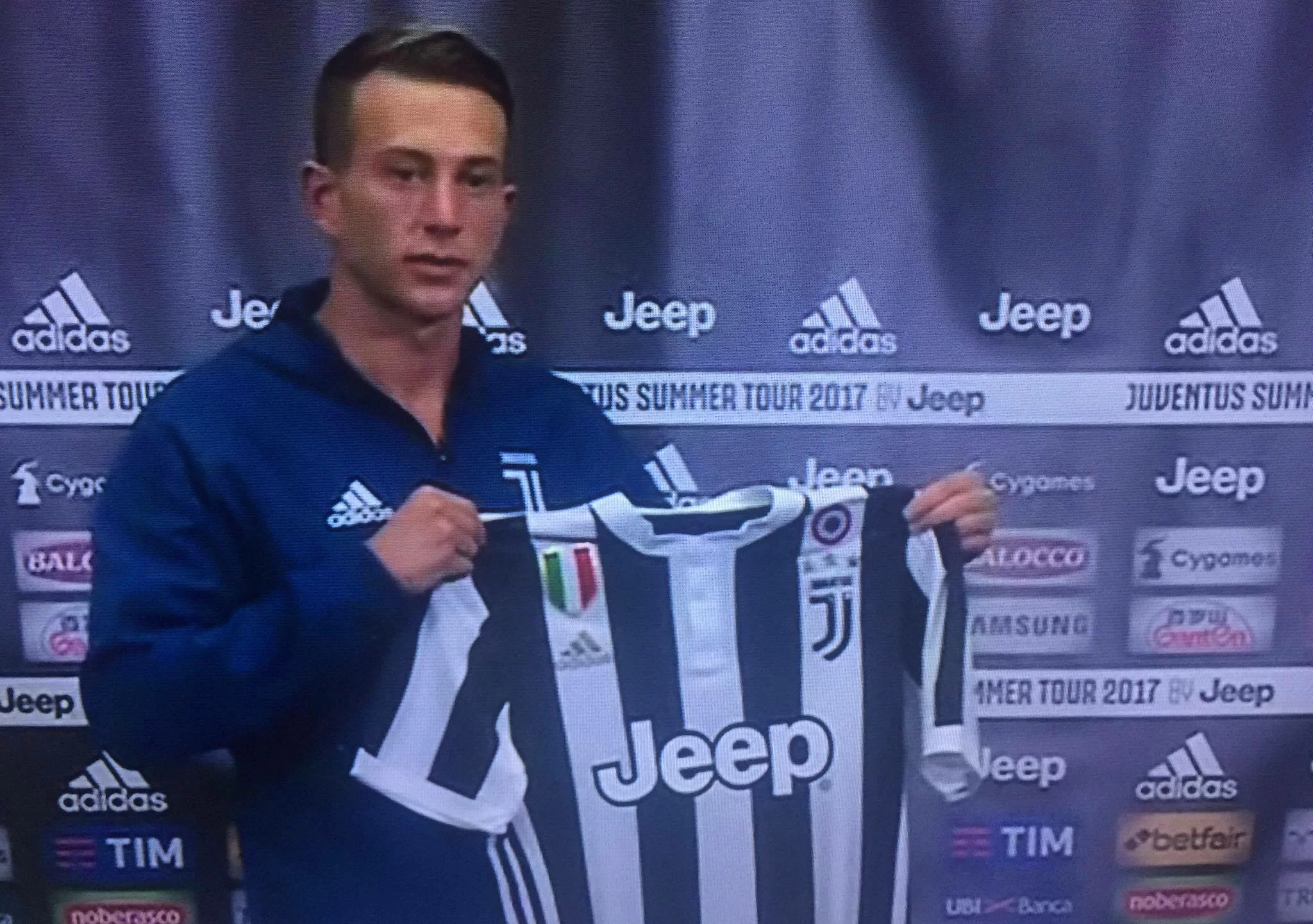 ReLIVE – Bernardeschi: “Ecco il mio numero: vi spiego il significato. Striscione contro di me? Tifoseria malsana…”