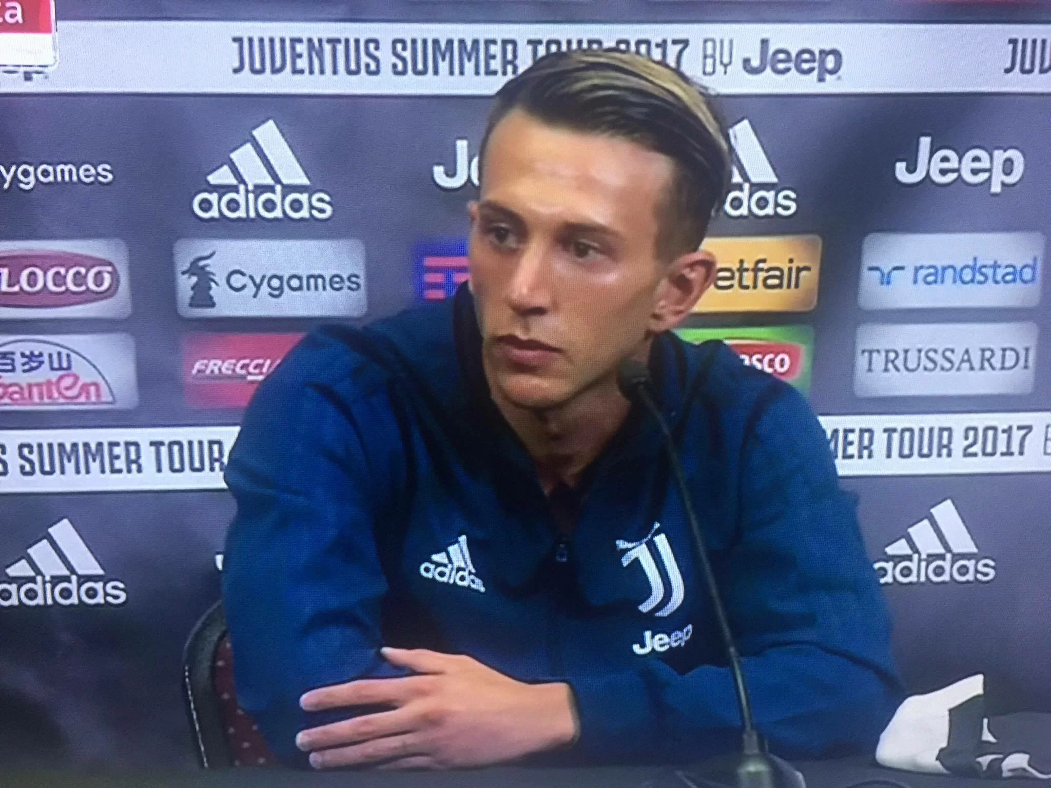 Tra religione e personalità da vendere: prime impressioni di Bernardeschi in bianconero