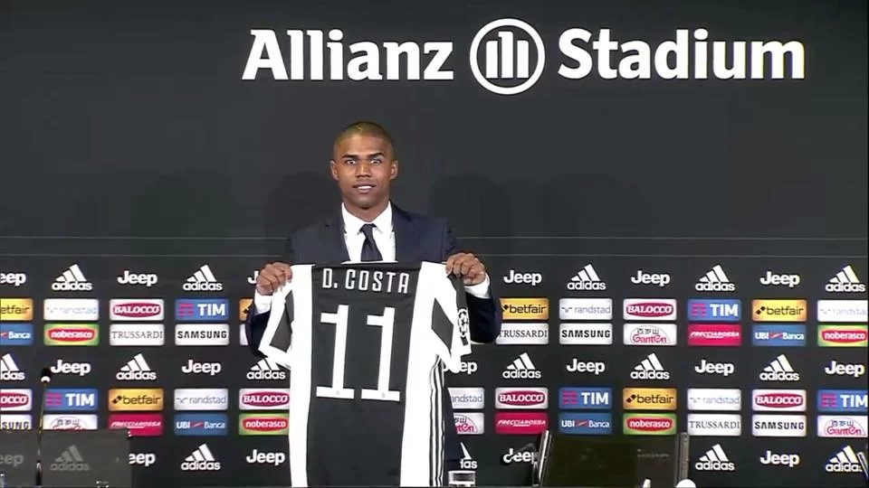 Douglas Costa ci crede: “Possiamo vincere la Champions, siamo attrezzati per farlo”
