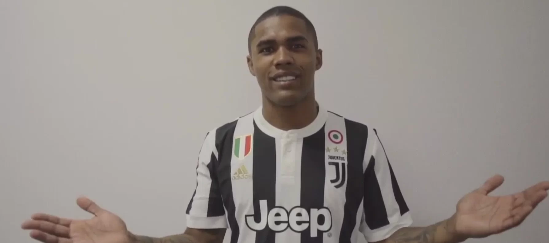 Juve, senti Douglas Costa: “Lavoro duro per arrivare al meglio”