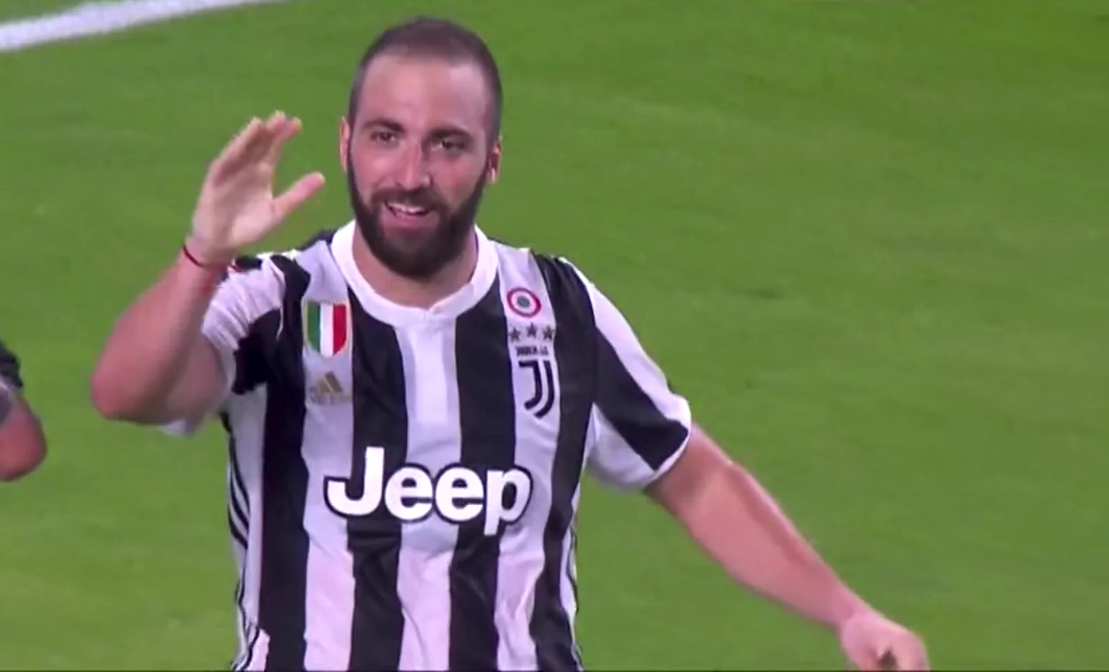 “Cavani alla Juve e Higuain al PSG: succederà la prossima estate”