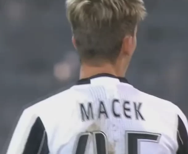 UFFICIALE – Macek lascia la Juventus: va in prestito