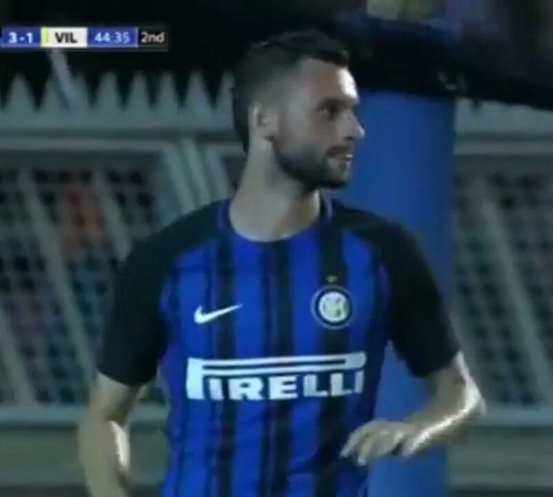 Un tifoso a Brozovic: “Vai alla Juve?”: ecco la risposta del neroazzurro