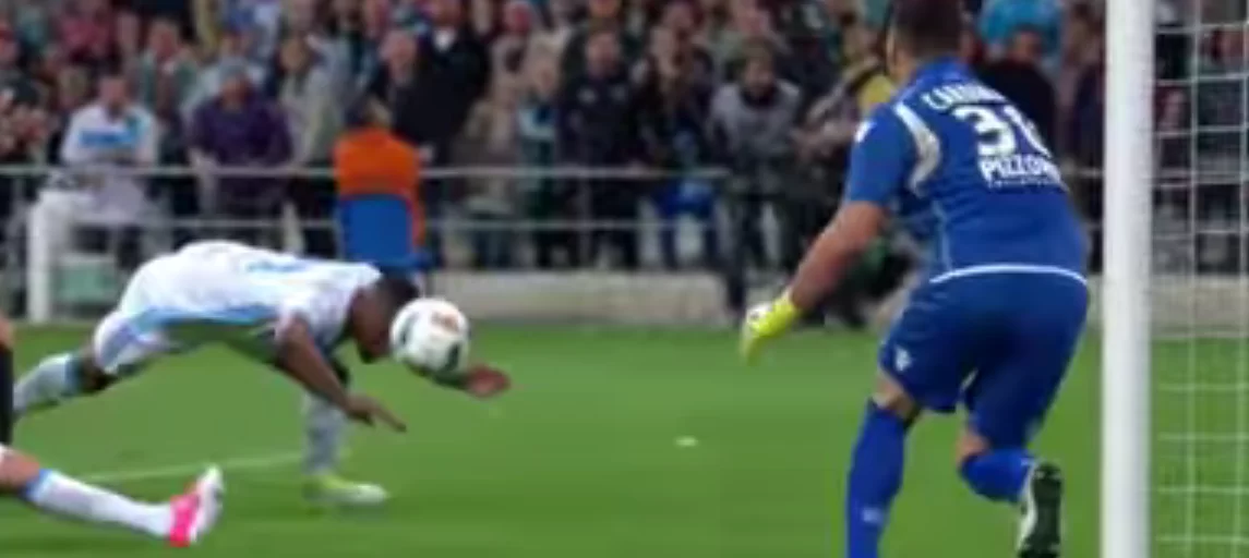 UFFICIALE – Il Marsiglia sospende Patrice Evra: il comunicato