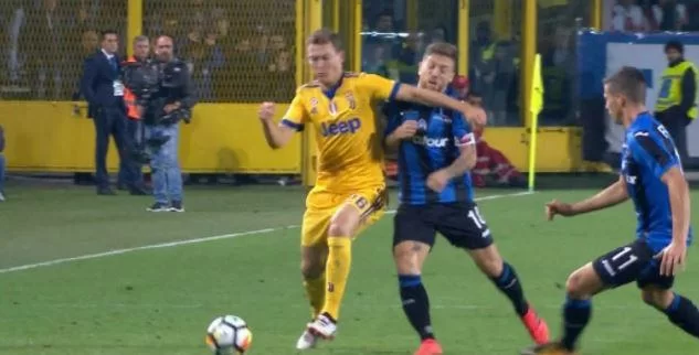 Lichtsteiner-Gomez, Bergonzi dice la sua sull’accaduto