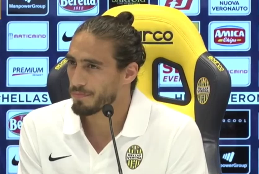 Juventus, il punto sui difensori: bloccato Caceres, Ivanovic e Skrtel le alternative