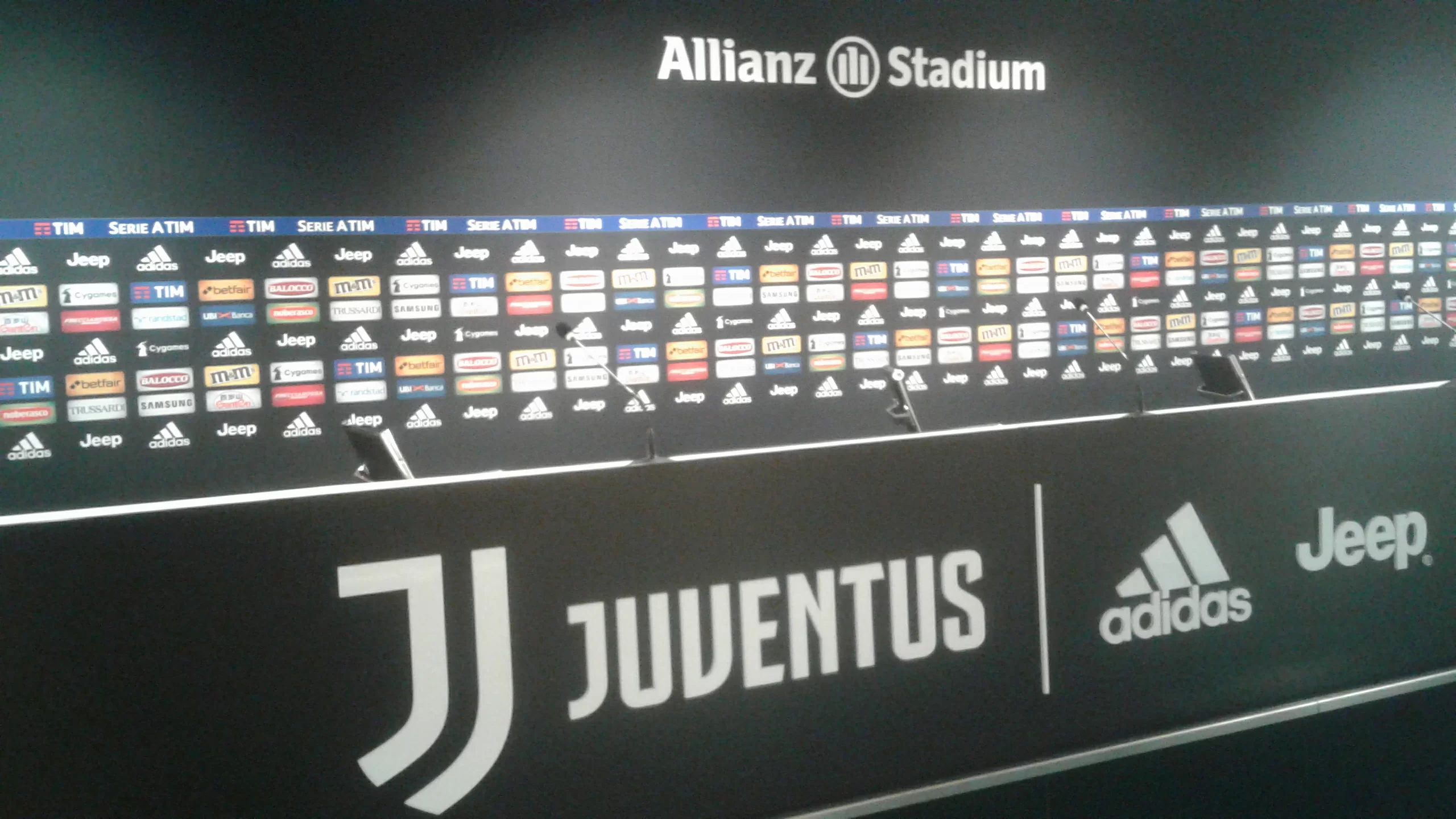 Un ospite d’eccezione alla nuova Juventus Academy di Abu Dhabi