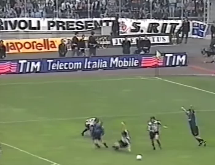 L’ex arbitro Ceccarini: “Iuliano-Ronaldo? Non è rigore neanche con il Var”