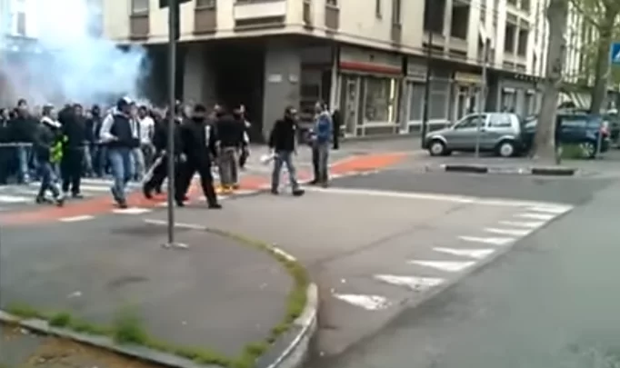 Bologna, cori fascisti prima della gara da parte di un gruppo di ultras bianconeri