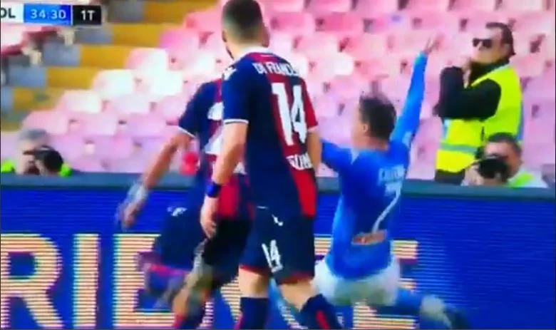 VIDEO: Napoli-Bologna, quante proteste contro Mazzoleni