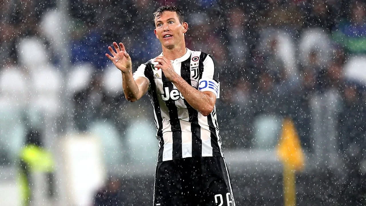 Lichtsteiner: “Sette anni alle Juve ne valgono venti altrove. Pirlo? Ottima scelta, funzionerà!”
