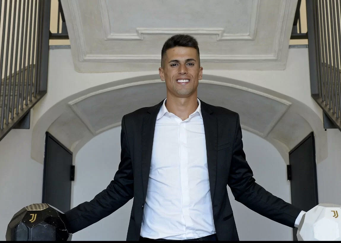 Comunicato del Valencia: “Cancelo è ufficialmente un nuovo giocatore della Juventus”