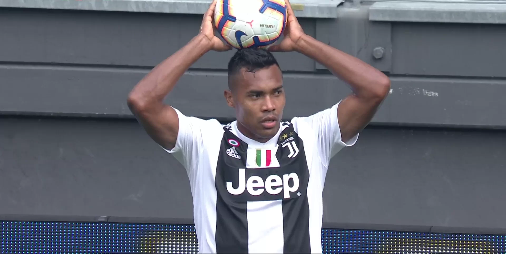 Juventus, rinnovo in vista per Alex Sandro