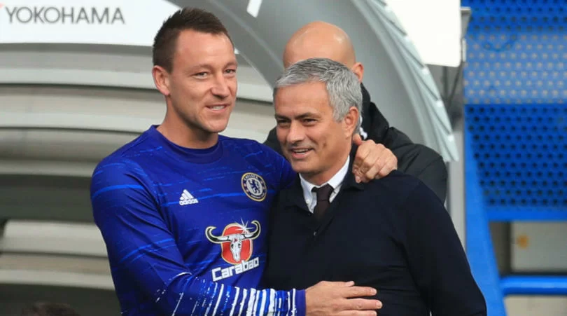 Man Utd, la difesa proprio non va. E Mourinho punta John Terry!