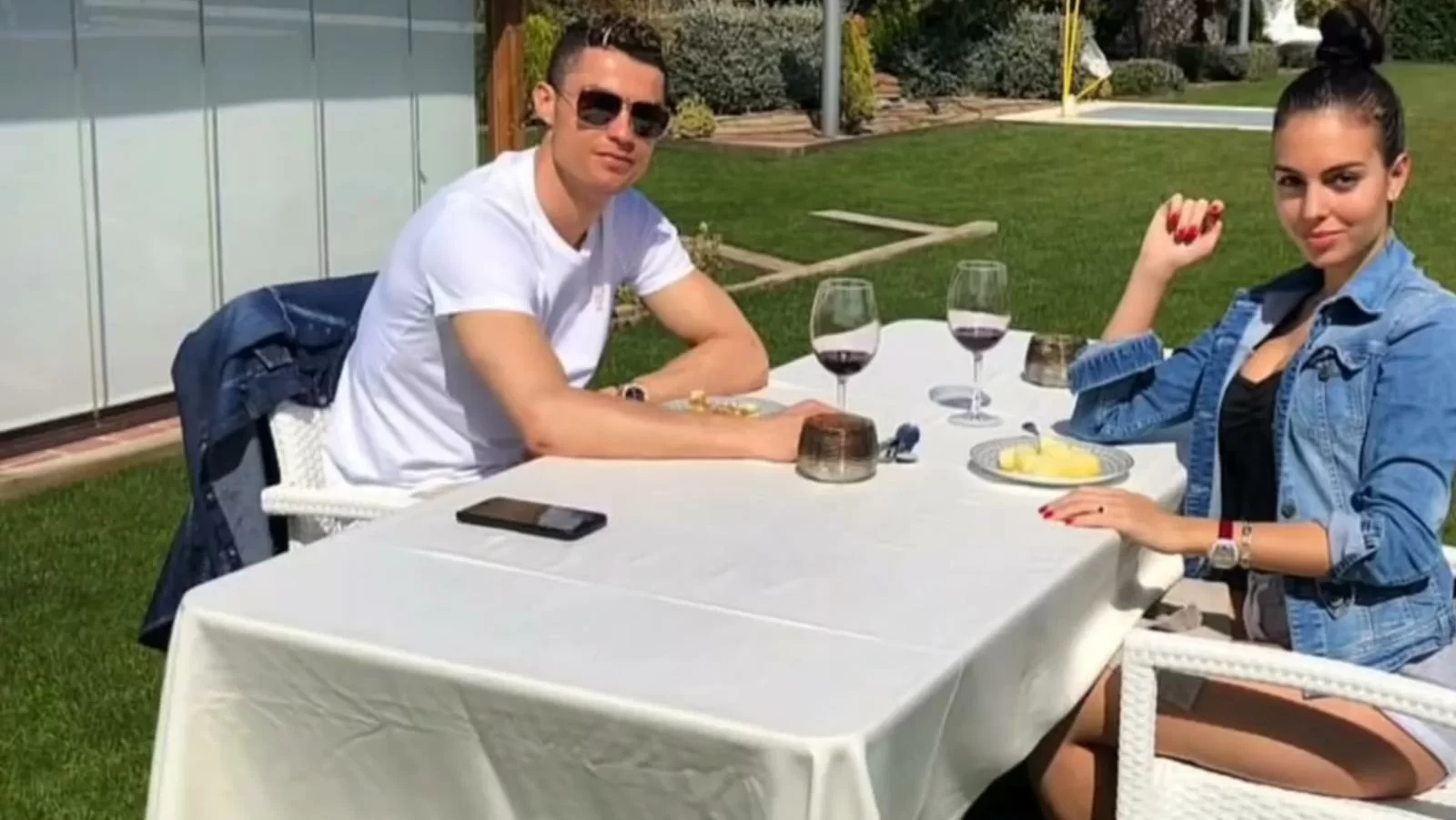 Hola – Georgina sogna le nozze con CR7