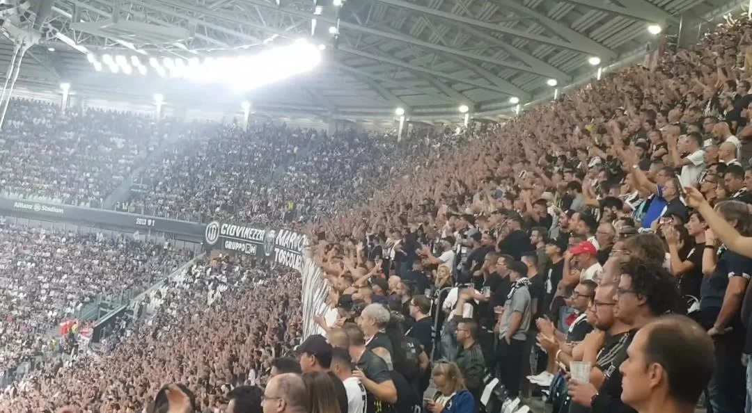 TS – Dalla Curva Sud cori contro Napoli e Firenze: Stadium a rischio squalifica