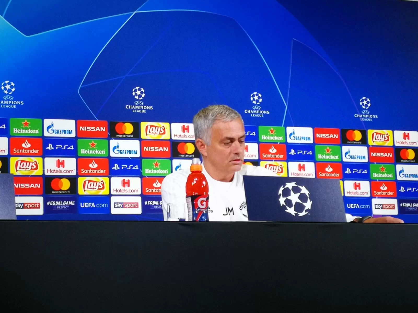 ReLive – Conferenza stampa Mourinho: “Juve favorita per la Champions”. Pogba: “Non rimpiango di aver lasciato Torino”