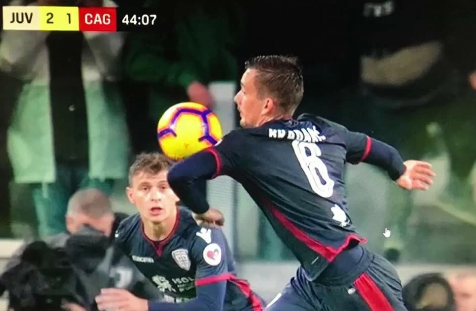 Mani di Bradaric, Tuttosport durissimo con Mariani: ecco il voto riservato al direttore di gara