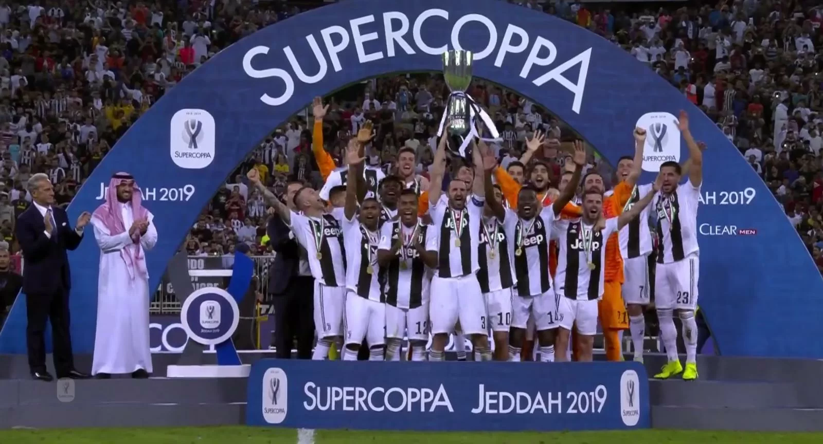 Twitter, protesta contro i bianconeri: ecco l’hashtag #JuveOut