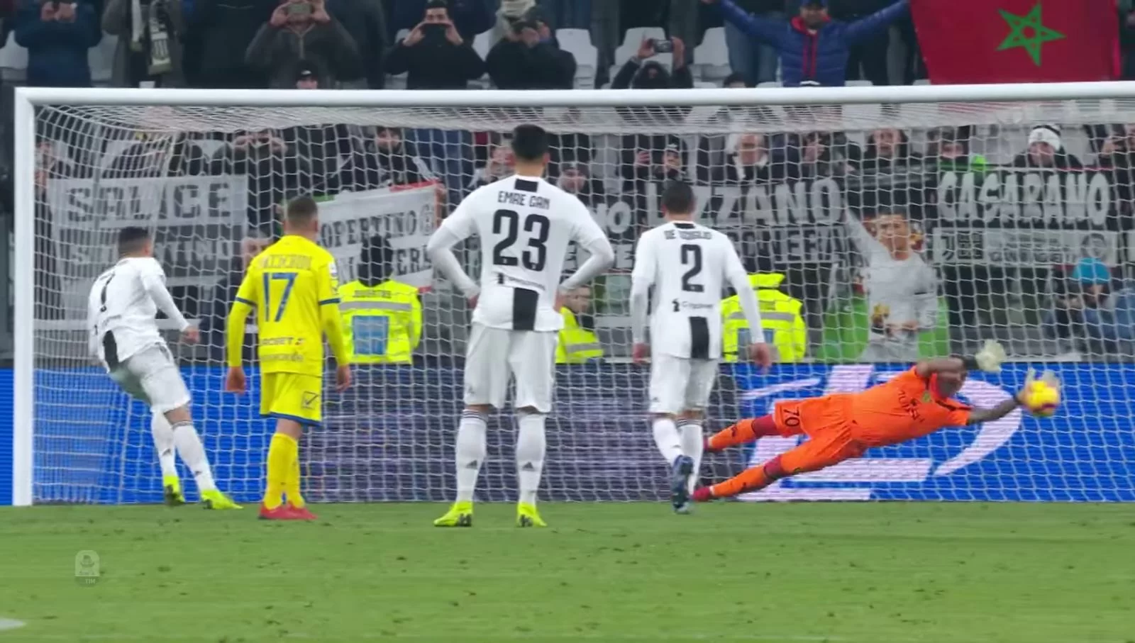 Sorrentino deluso da CR7: “Dovevamo scambiarci la maglia, ma dopo il rigore ha cambiato idea”