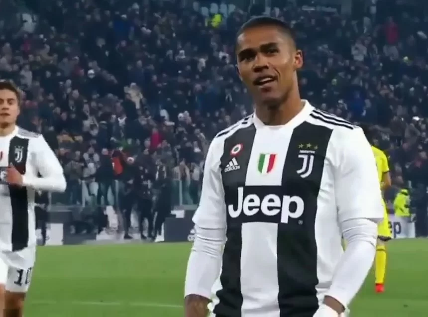 Parole al miele di Douglas Costa verso i compagni: ecco cosa pensa di Chiellini, Dybala e CR7