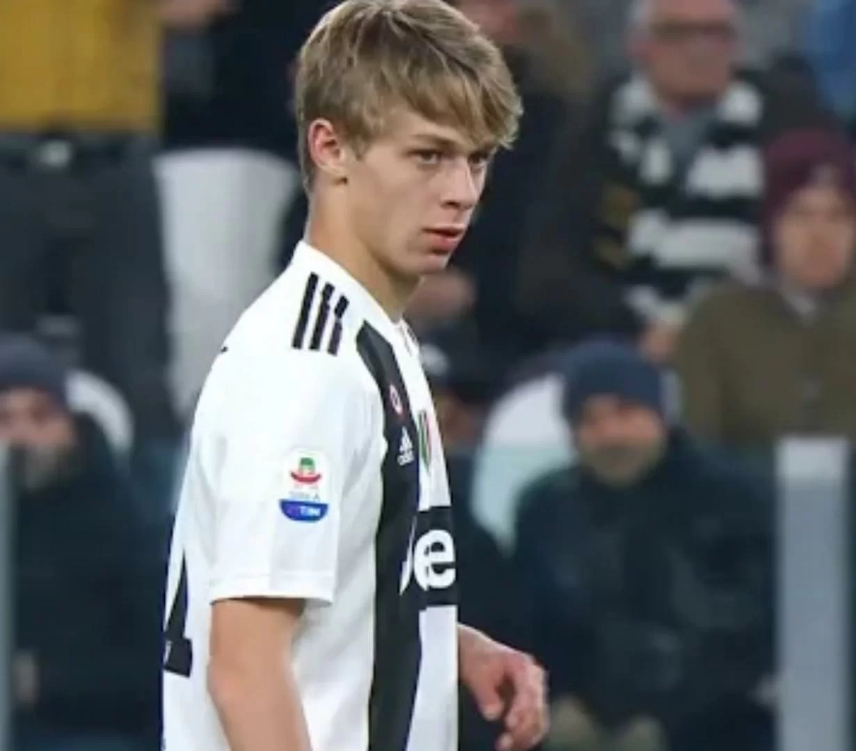 Nicolussi Caviglia, che sfortuna: rottura del crociato del ginocchio sinistro