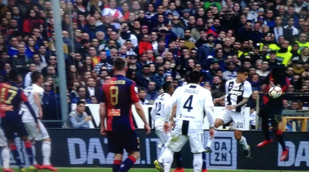 Genoa-Juventus, rigore prima assegnato e poi non confermato al Grifone