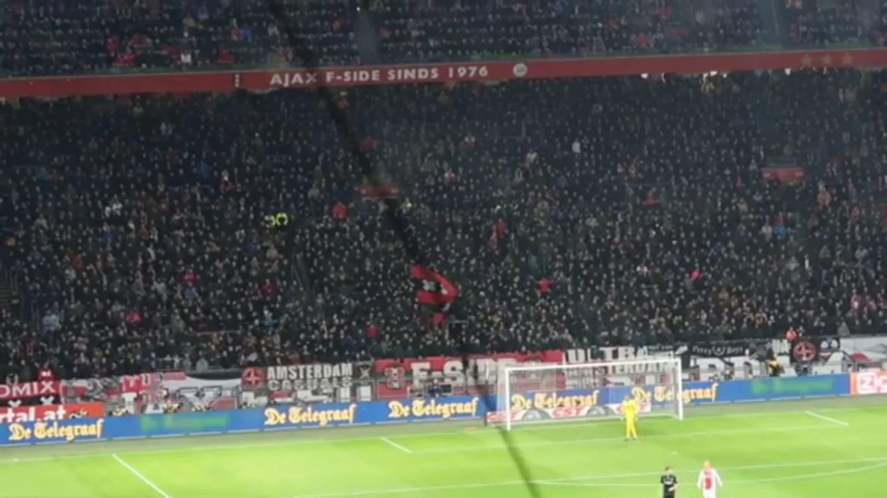 Scontri e disordini fuori la Cruijff Arena