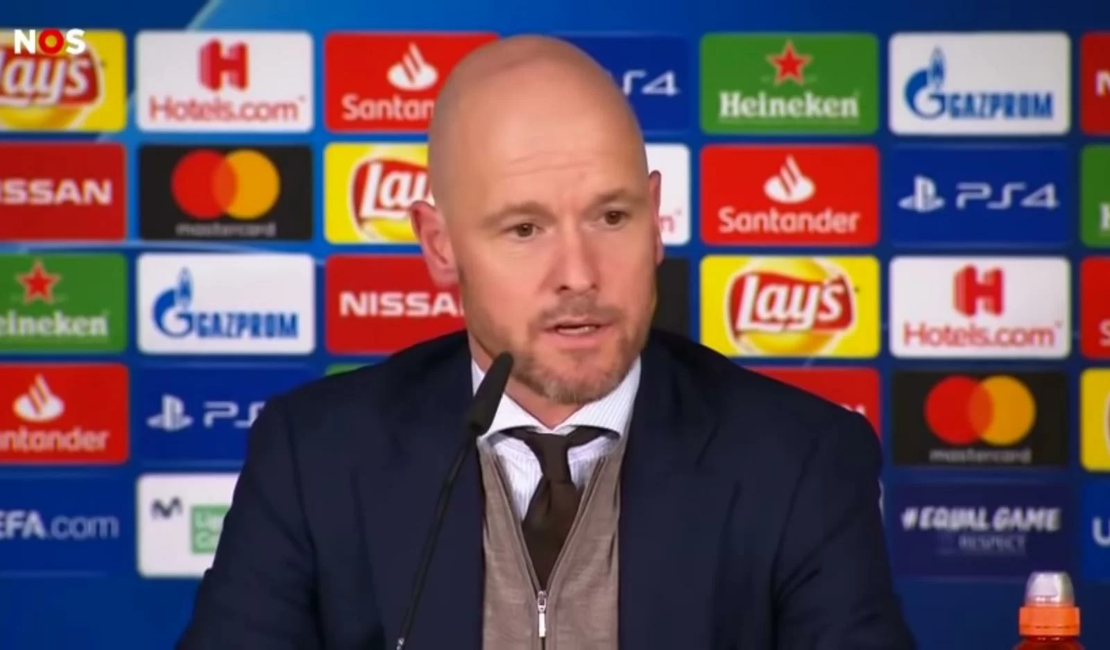Ten Hag: “Valuteremo domani se De Jong giocherà o meno”