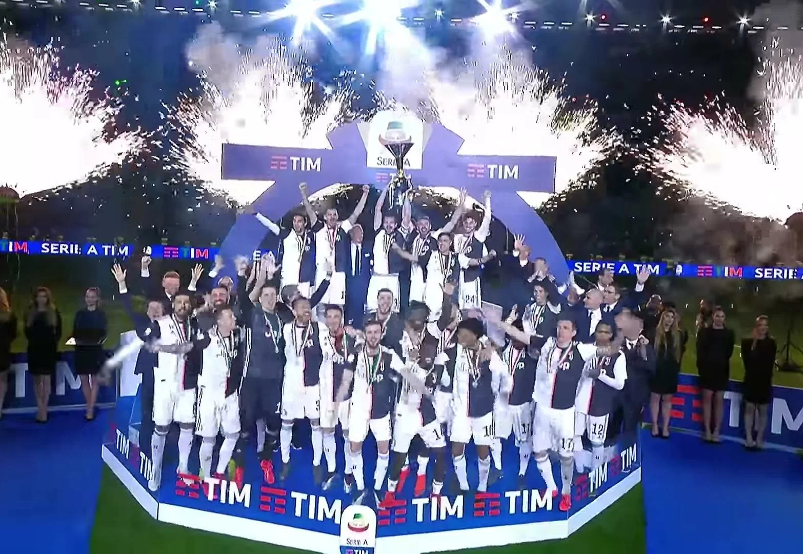 CorSera – Chi vince il campionato se la Serie A non si conclude?