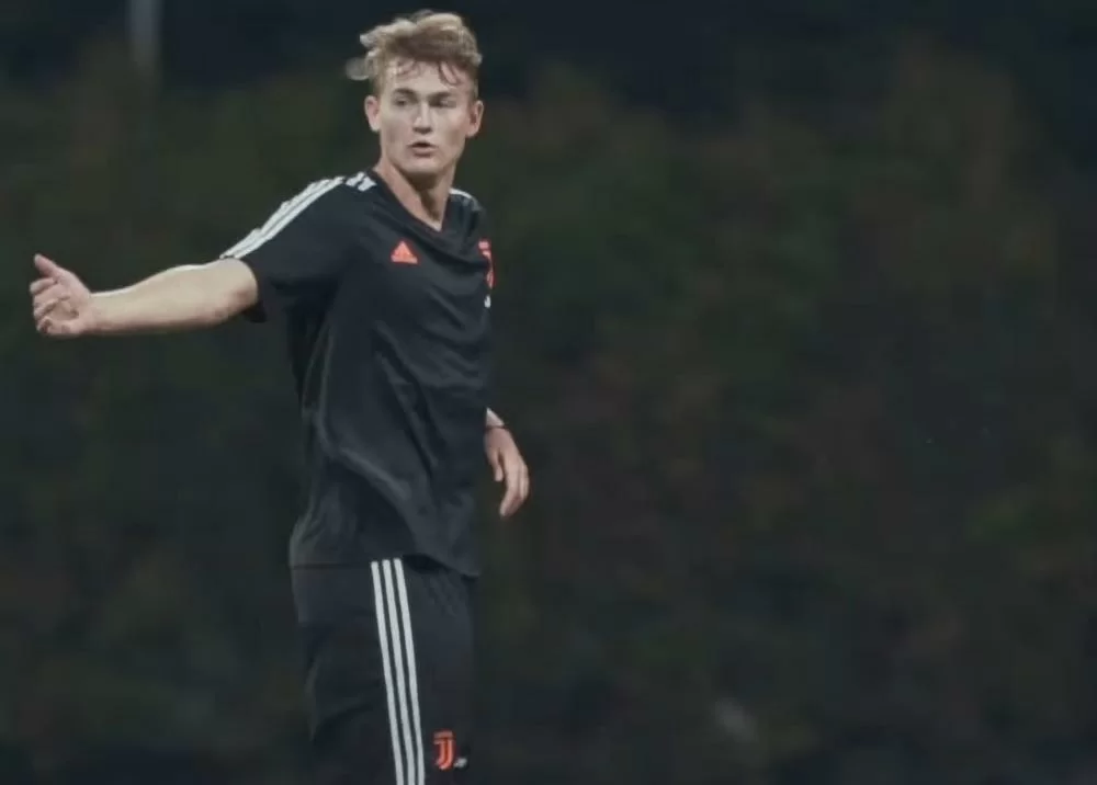 Juve, parla De Ligt: “Sarri mi aveva detto che il primo mese sarebbe stato duro”