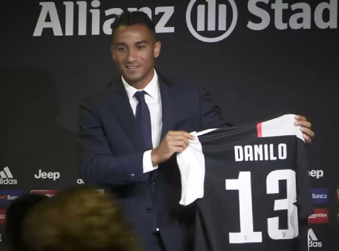 Straordinario esordio in maglia bianconera per Danilo