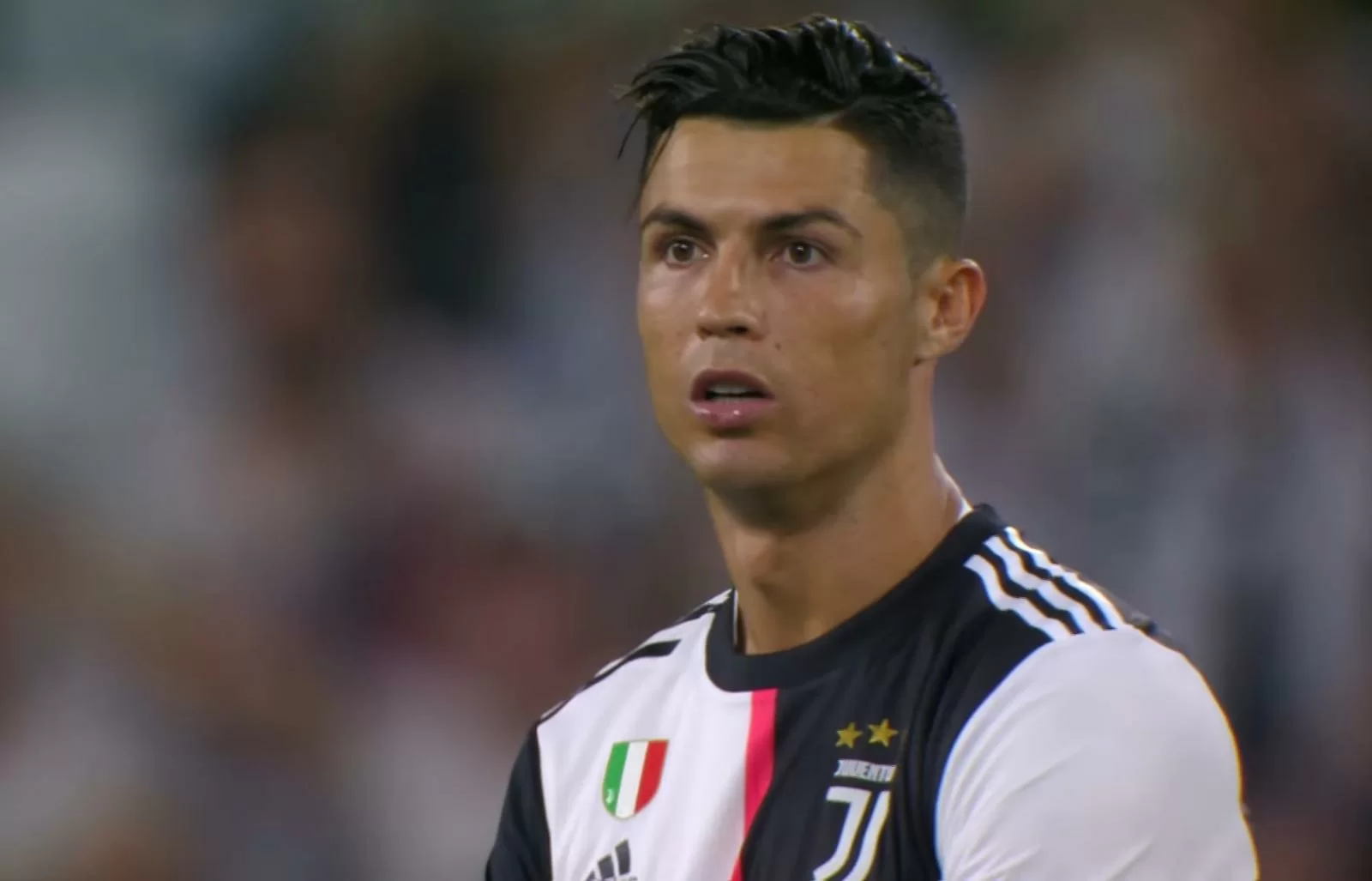 Ronaldo, la Juventus deve un milione al Manchester United per una norma FIFA