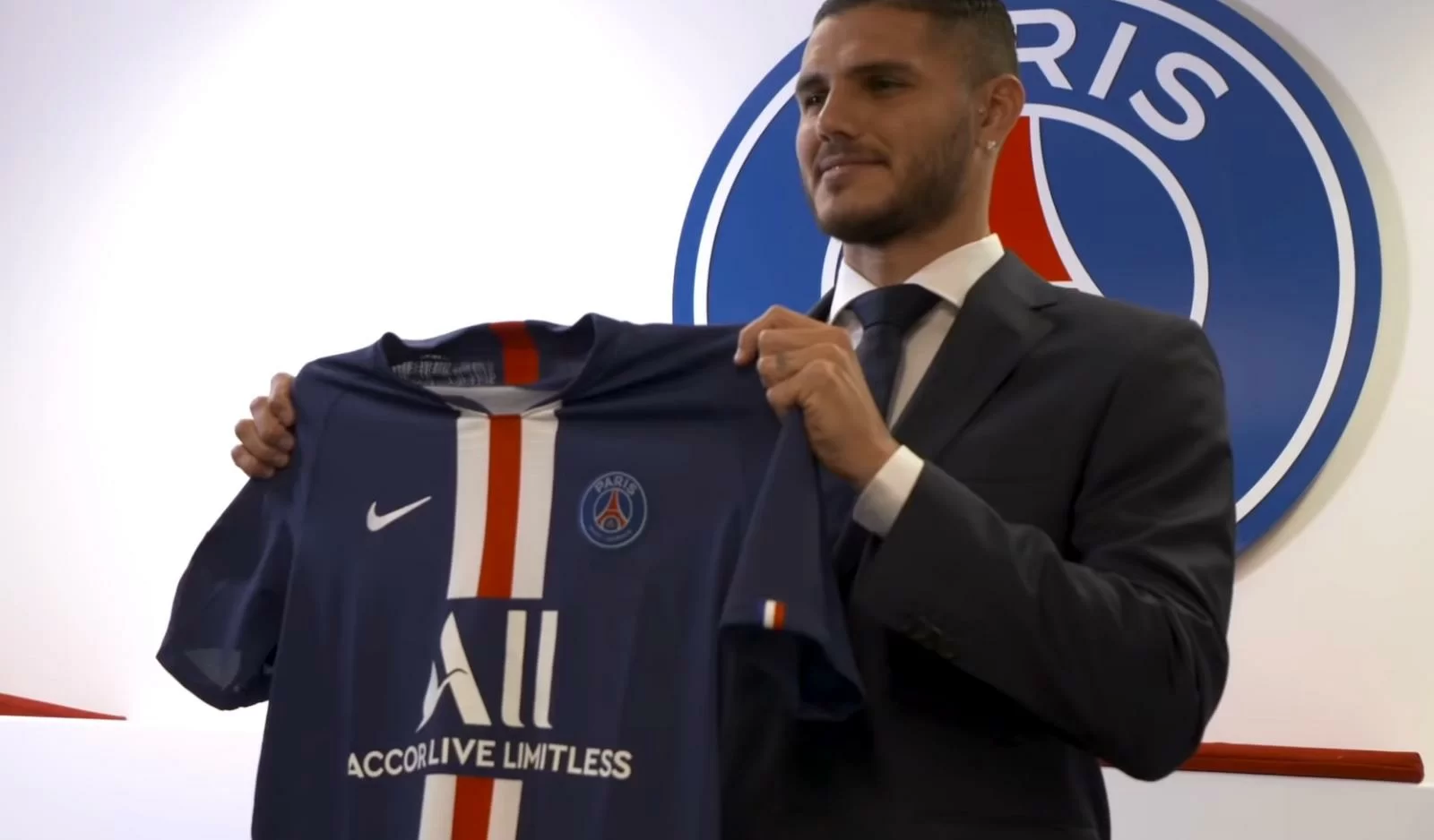 Tmw – Se il PSG cederà Icardi in Italia verserà altri 15 milioni all’Inter