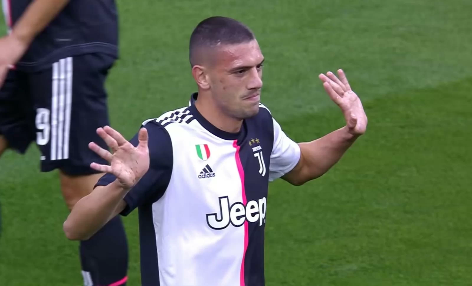 Staffetta Rugani-Demiral: in palio una maglia da titolare e la permanenza in bianconero