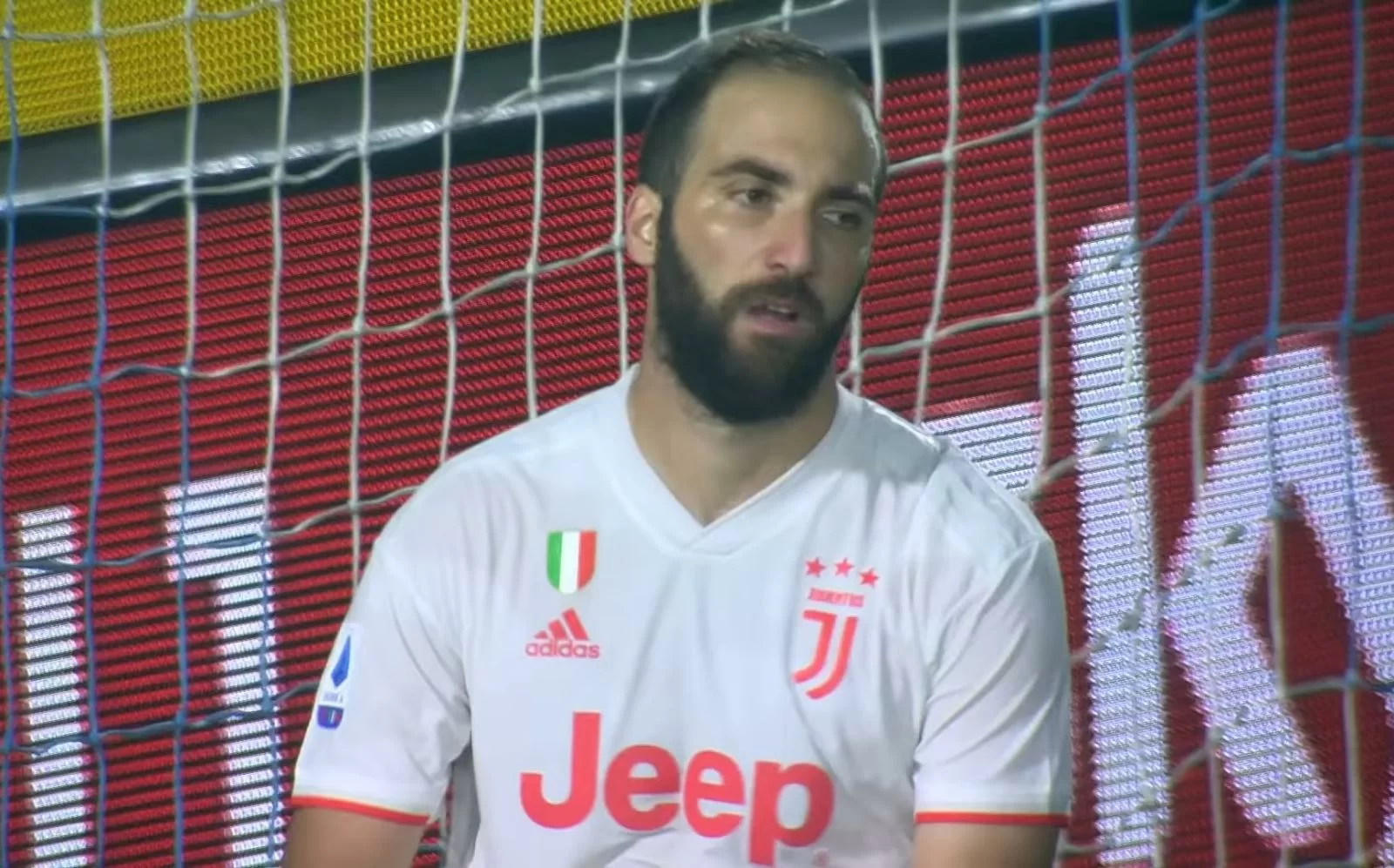 Higuain dinnanzi a un bivio: tornerà per essere ceduto o sarà guerra con la Juventus