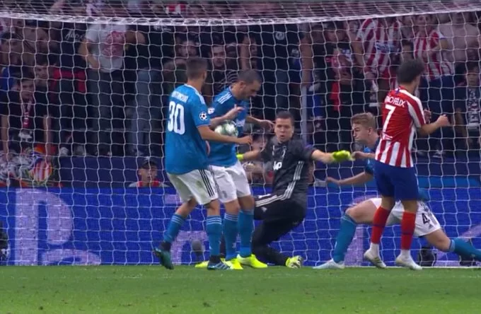 La moviola di GdS: giusto non assegnare il rigore sul tocco di mano di Bonucci