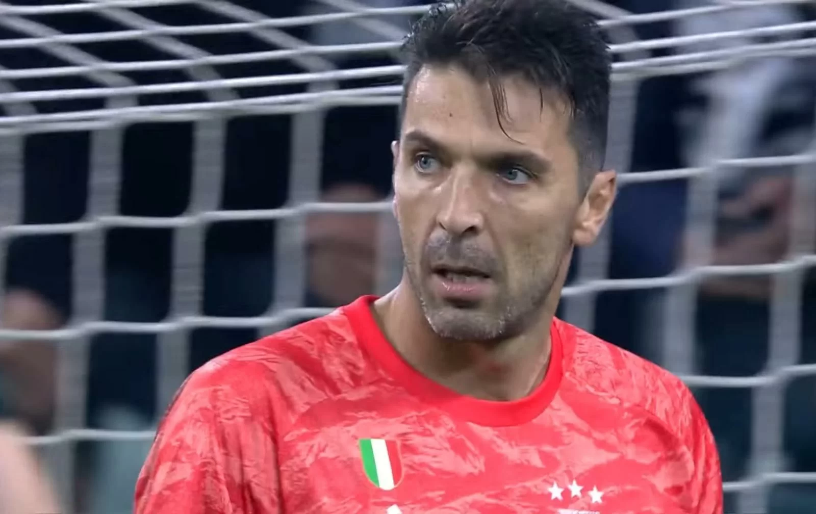 La Uefa elogia Buffon: “Gli anni passano, la classe resta”